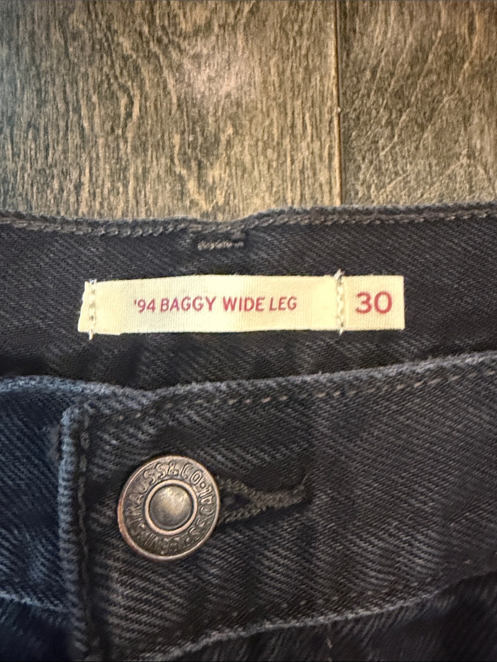 Levi’s 94 Baggy Wide-Leg Jeans - Picture 8 of 9